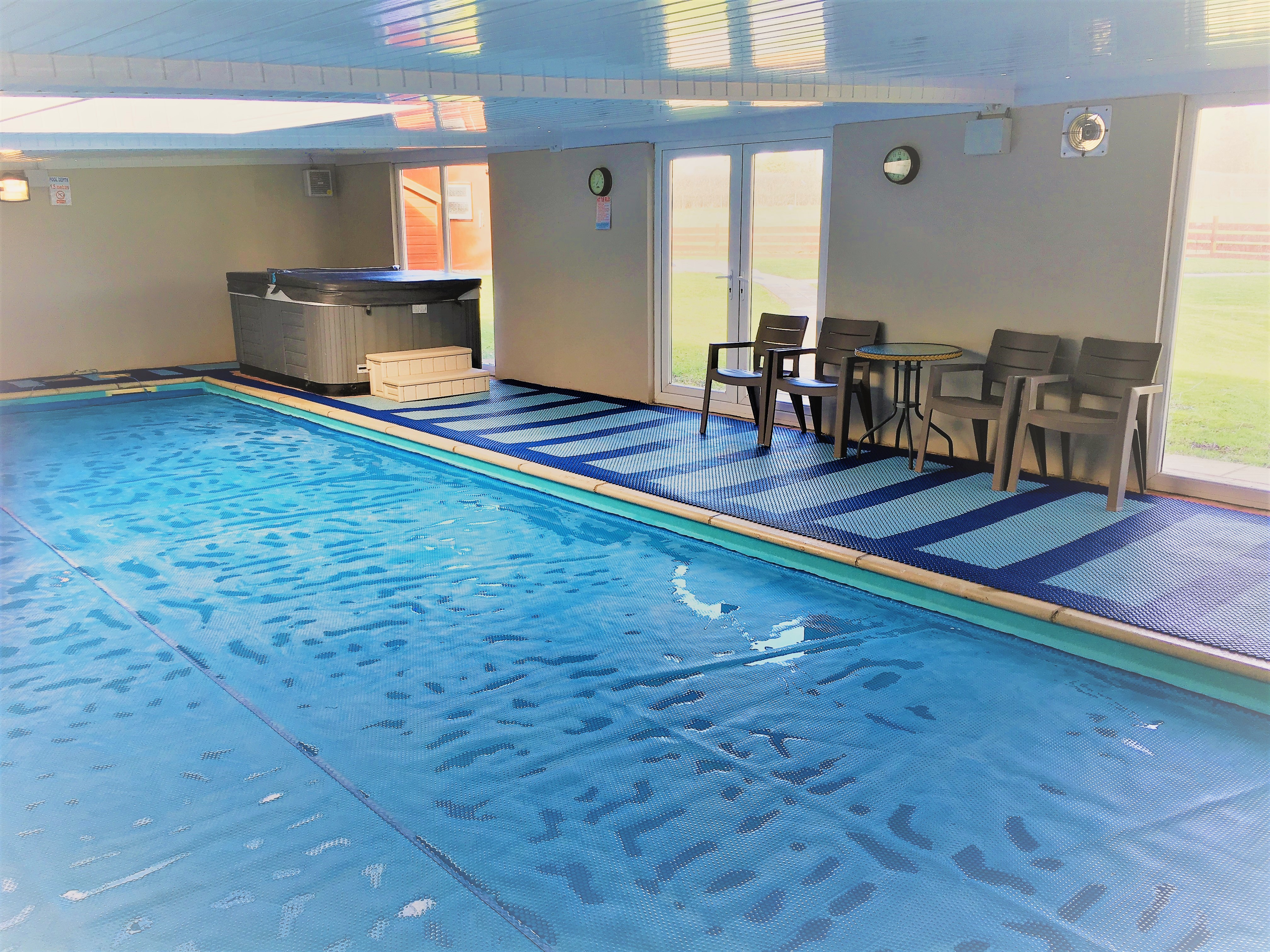 Ashdene 4 Star Gold Award Winning Holiday House with Indoor Pool, Luxury Cottage in South