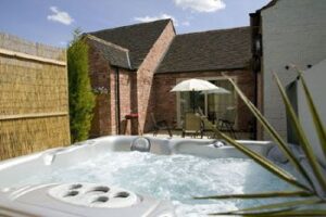 Luxury cottage with Hot tub