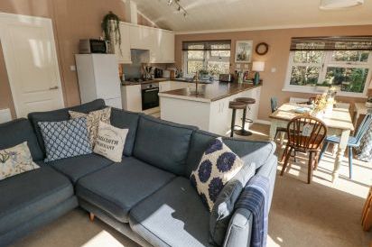 1 Hornbeam Lodge 7