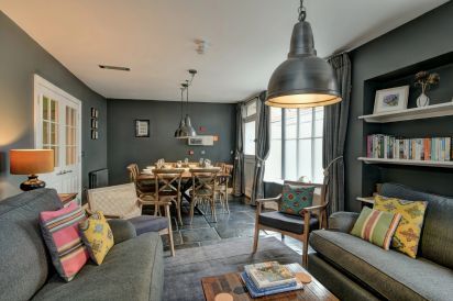 Sitting and dining room