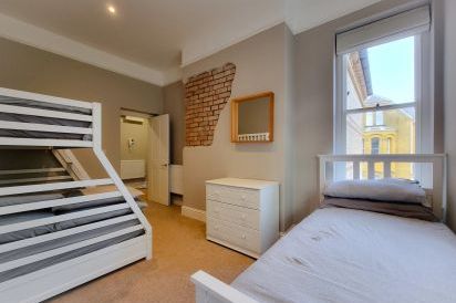 8 Belgrave Apartments 15