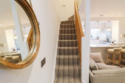 8 Crown Lane 3