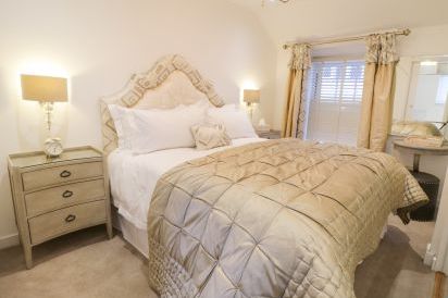 8 Crown Lane 13