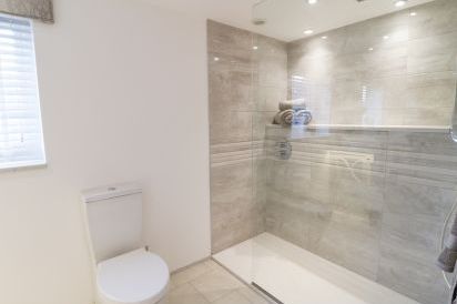 8 Crown Lane 16