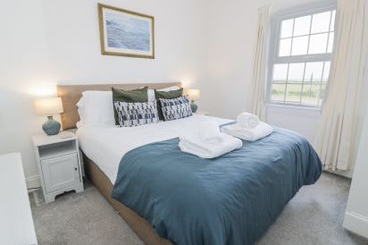 Ailsa Shores 18