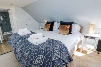 Ailsa Shores 24