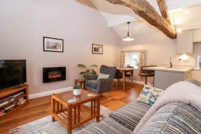 Ashmead Cottage 6