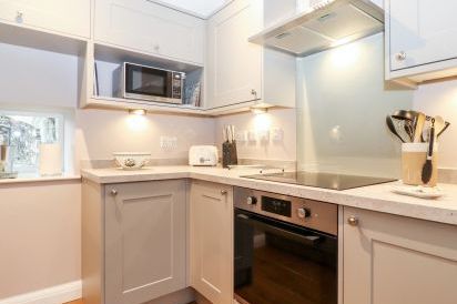Ashmead Cottage 8