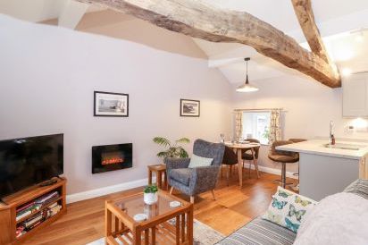 Ashmead Cottage 10