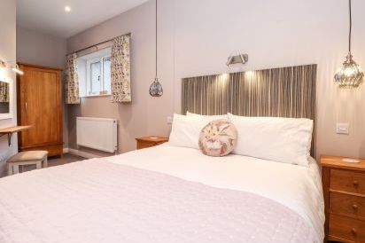 Ashmead Cottage 15