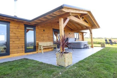 Bacheiddon Log Cabin 5
