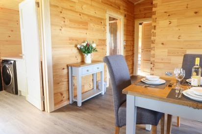 Bacheiddon Log Cabin 12