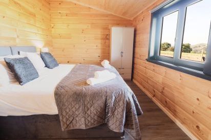 Bacheiddon Log Cabin 15