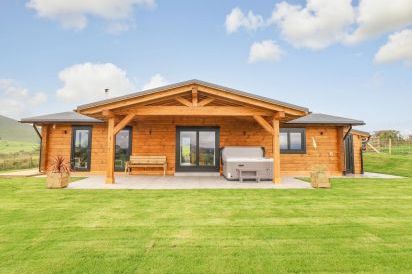 Bacheiddon Log Cabin 3