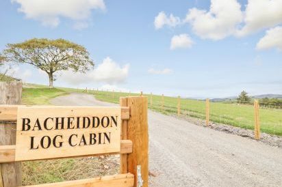 Bacheiddon Log Cabin 31