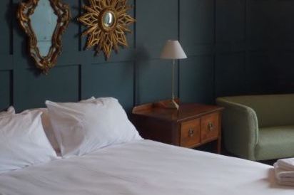 Barton Court Country House 11