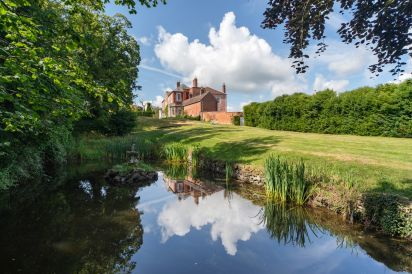 Barton Court Country House 19