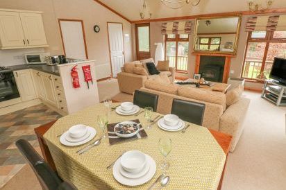 Beeches Holiday Lodge, Wales 7
