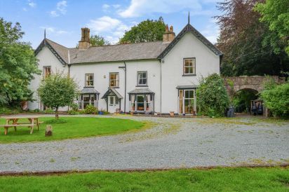 Brookside Manor House 3