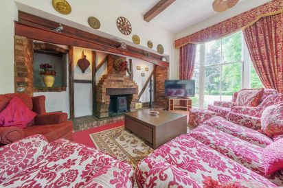 Brookside Manor House 5