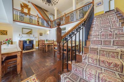 Brookside Manor House 15
