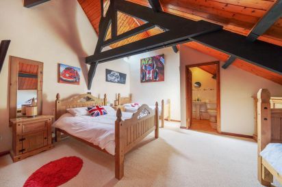 Brookside Manor House 20