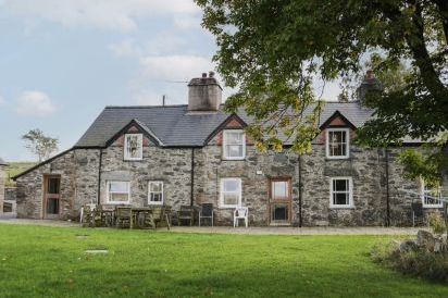 Bryn Dedwydd Farmhouse