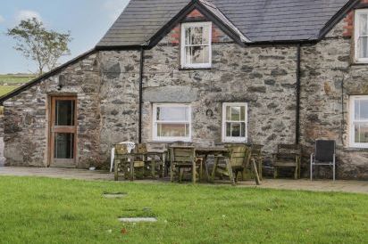Bryn Dedwydd Farmhouse 2