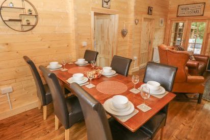 Bryn Derwen Lodge 7