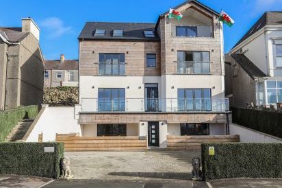 Bryn Min Manton Penthouse