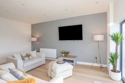 Bryn Min Manton Apartment 4