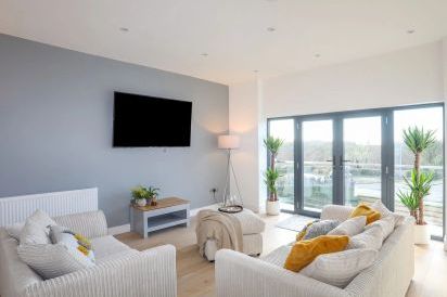 Bryn Min Manton Apartment 5