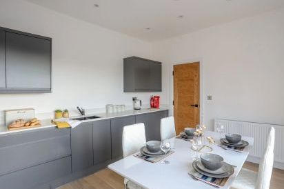 Bryn Min Manton Apartment 6