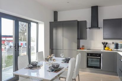 Bryn Min Manton Apartment 8