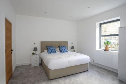 Bryn Min Manton Apartment 10