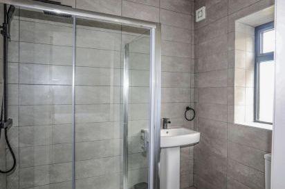 Bryn Min Manton Apartment 14