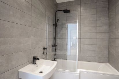 Bryn Min Manton Apartment 17