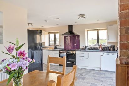 Buttercups Haybarn - 5 Star With Swimming Pool, Sports Area 10