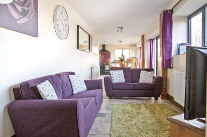 Buttercups Haybarn - 5 Star With Swimming Pool, Sports Area 28