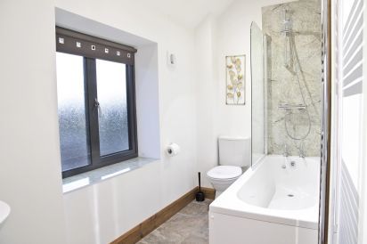 Buttercups Haybarn - 5 Star With Swimming Pool, Sports Area 27