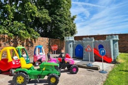 Buttercups Haybarn - 5 Star With Swimming Pool, Sports Area 24