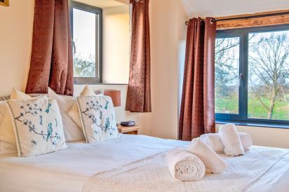 Buttercups Haybarn - 5 Star With Swimming Pool, Sports Area 7