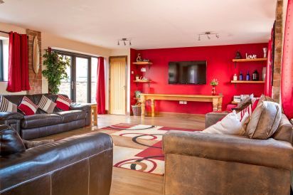 Buttercups Haybarn - 5 Star With Swimming Pool, Sports Area 11