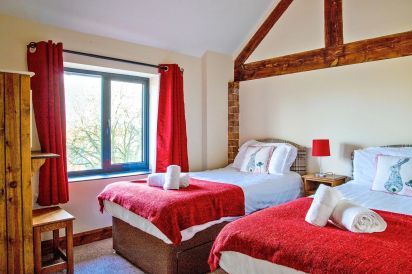 Buttercups Haybarn - 5 Star With Swimming Pool, Sports Area 26
