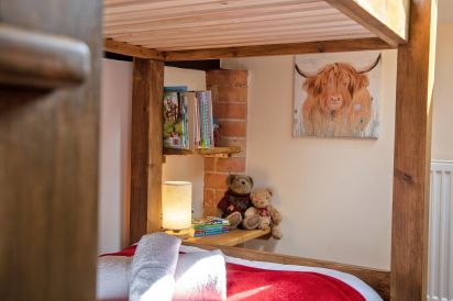 Buttercups & Hayloft Sleeps & Dines 16 with Pool, Sports Court & Play Area 28