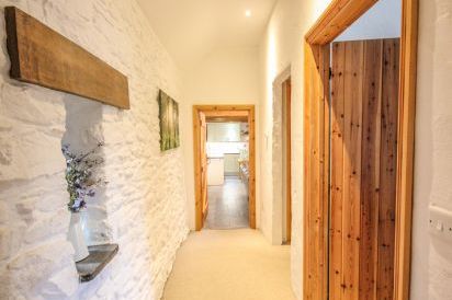 Bwthyn Bach Barn 7