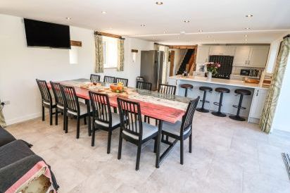 Bwthyn Y Bugail (Shepherd's Cottage 8