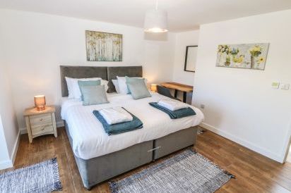 Bwthyn Y Bugail (Shepherd's Cottage 12