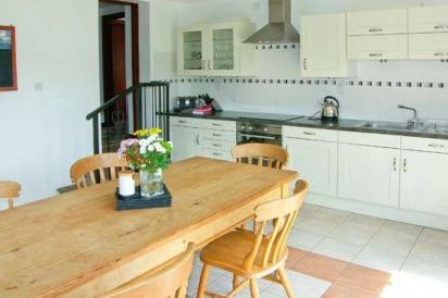 Caecrwn Pet-Friendly Holiday Cottage, South Wales  6