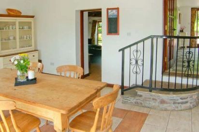 Caecrwn Pet-Friendly Holiday Cottage, South Wales  7